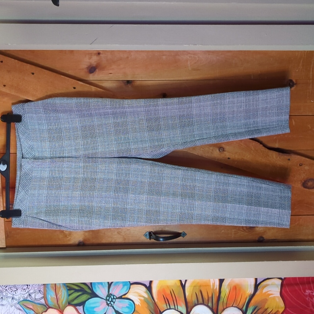 Low Rise, Cropped Pants